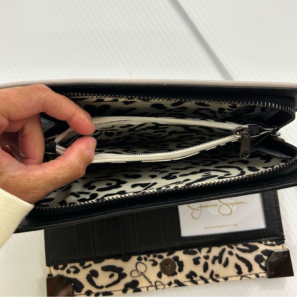 503. Jessica Simpson Gray Wallet - Picture 14 of 14